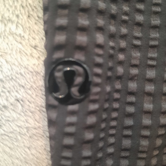 Lululemon - Picture 6 of 7